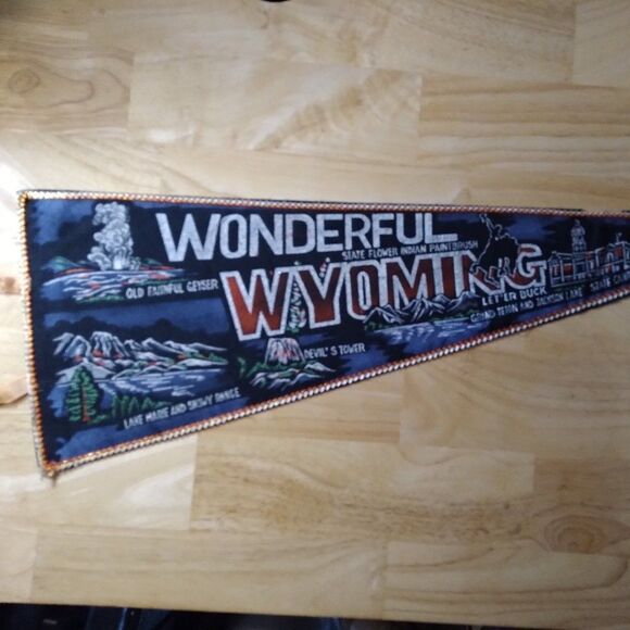 Vintage Wyoming State Pennant Flag Japan Felt - Picture 2 of 8